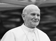 Slovensko získalo relikvii svatého Jana Pavla II. Kousek látky s jeho krví umístili v hospici