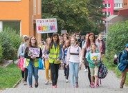 Výzva Pěšky do školy chce rozhýbat žáky i studenty po celém Česku